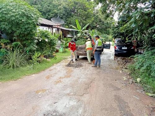 การซ่อมบำรุงถนนทรุด บริเวณหมู่บ้านป่าดู่ ซอย 9 และ ซอย 10 มหาวิทยาลัยขอนแก่น