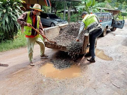 การซ่อมบำรุงถนนทรุด บริเวณหมู่บ้านป่าดู่ ซอย 9 และ ซอย 10 มหาวิทยาลัยขอนแก่น