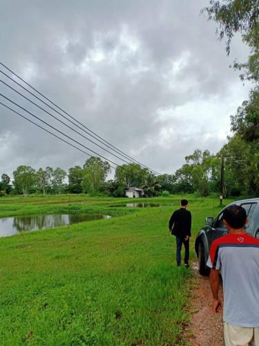 สำรวจเสาไฟฟ้าเอียงโคล่น บริเวณหมวดประมง คณะเกษตรศาสตร์